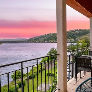 le-beau-rivage-condrieu.hotels-rhonealpes.com/