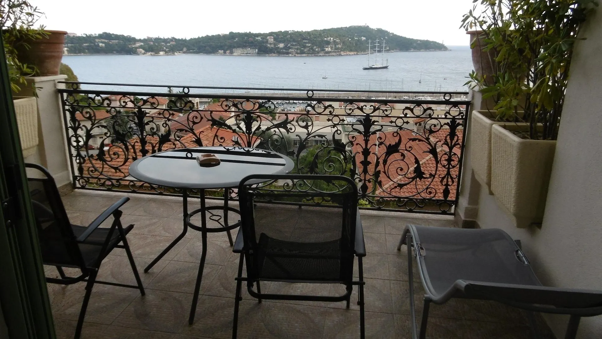 Hotel La Flore Villefranche-sur-Mer 3*,